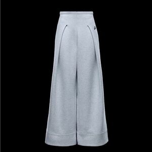 Nike Women's Tech Fleece Pleated Pants